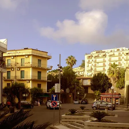 Degli Artisti 3* 팔미