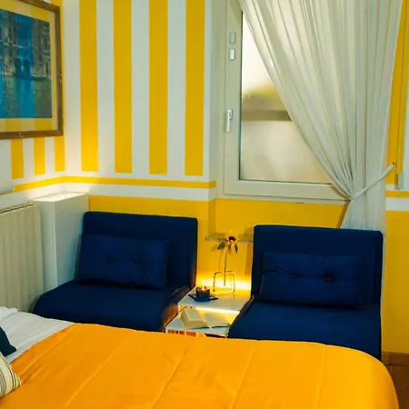 Bed & Breakfast Degli Artisti 3*