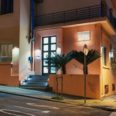 Oda ve Kahvaltı Degli Artisti Palmi