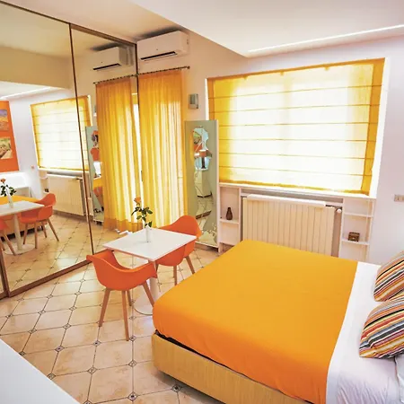 Oda ve Kahvaltı Degli Artisti Palmi